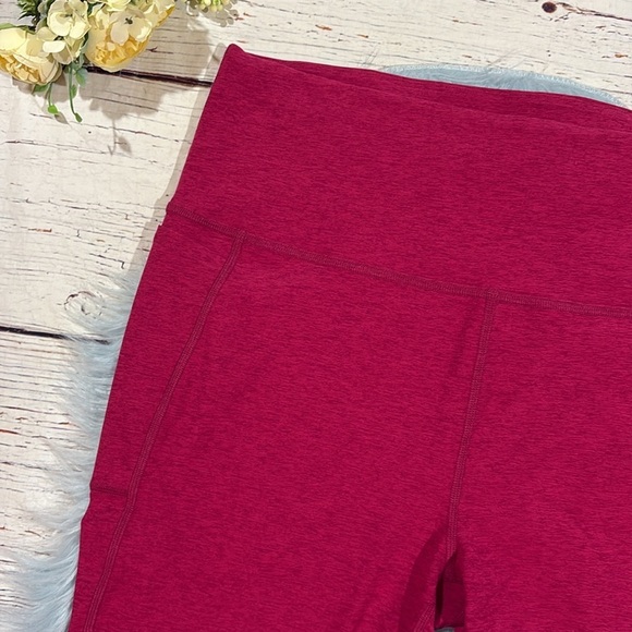 NWT Beyond Yoga Spacedye Out Of Pocket High Waisted Capri Leggings Dragonfruit - Picture 6 of 9